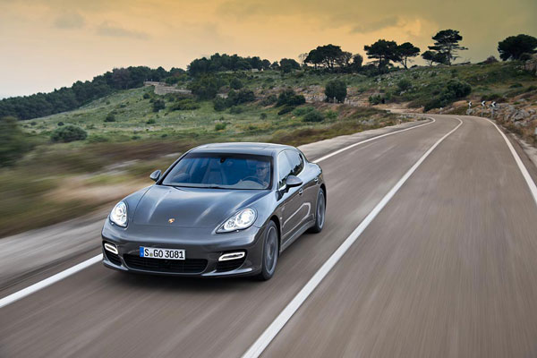 2011-porsche-panamera-turbo-s