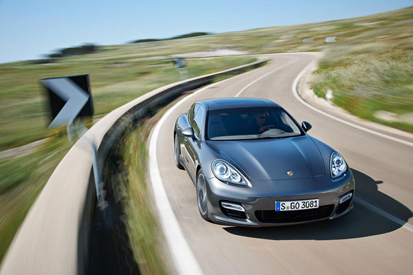 2011-porsche-panamera-turbo-s