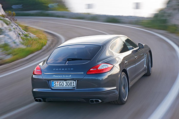 2011-porsche-panamera-turbo-s