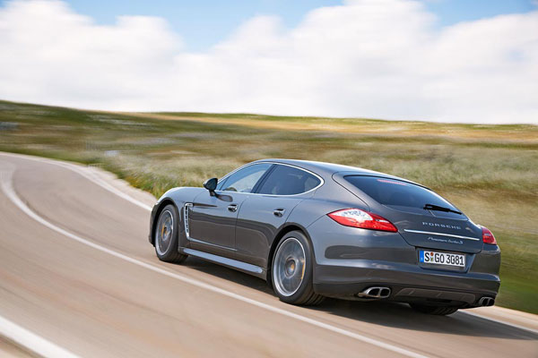 2011-porsche-panamera-turbo-s