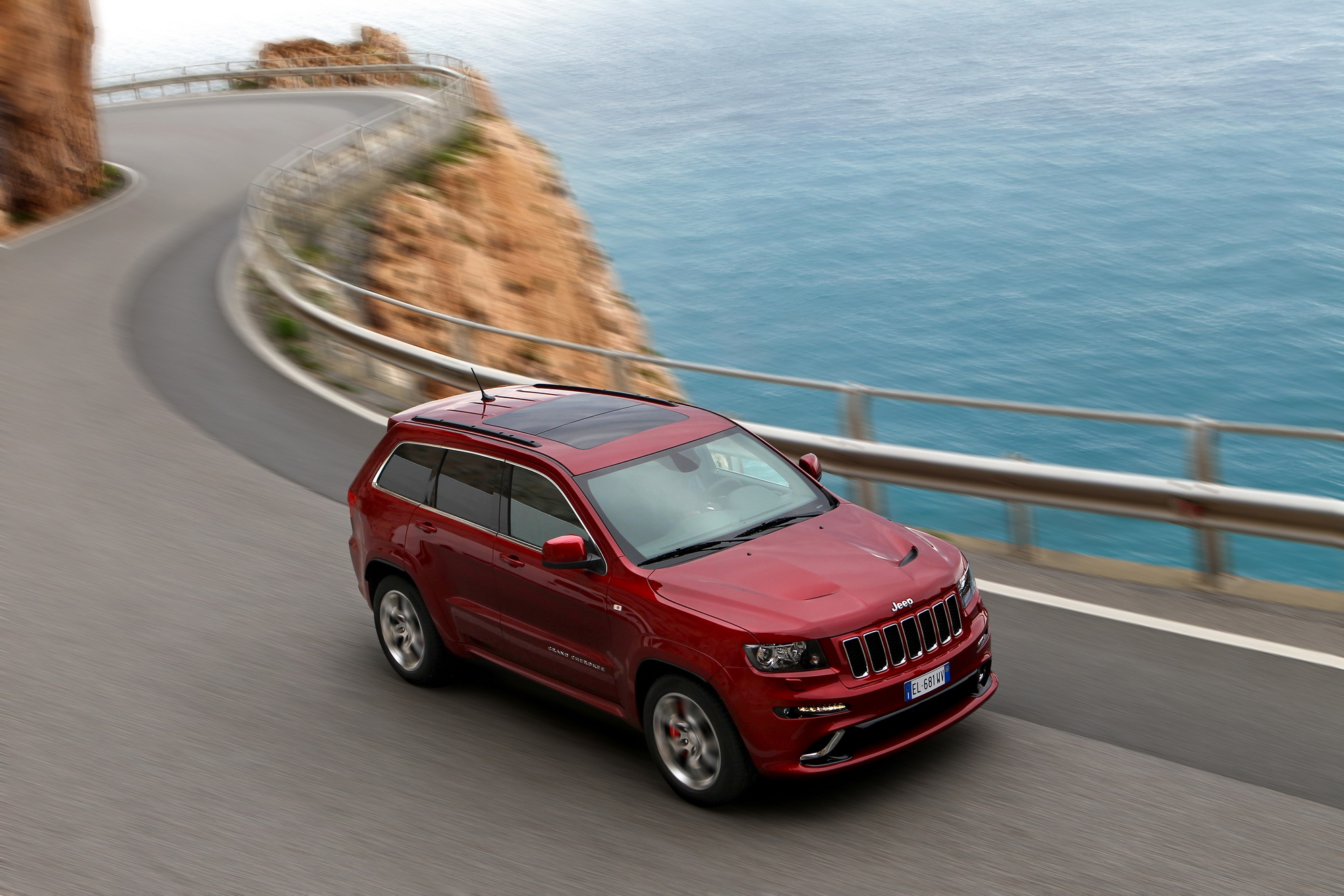 jeep-grand-cherokee-srt8-galerija