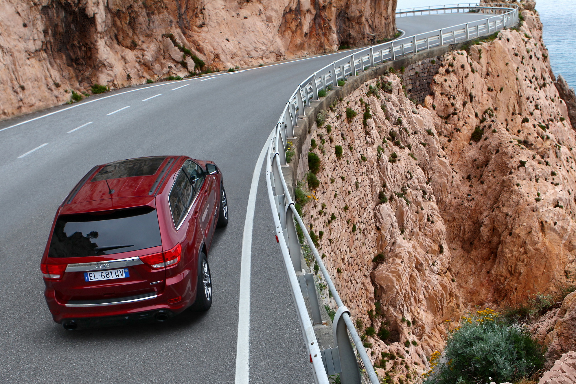 jeep-grand-cherokee-srt8-galerija