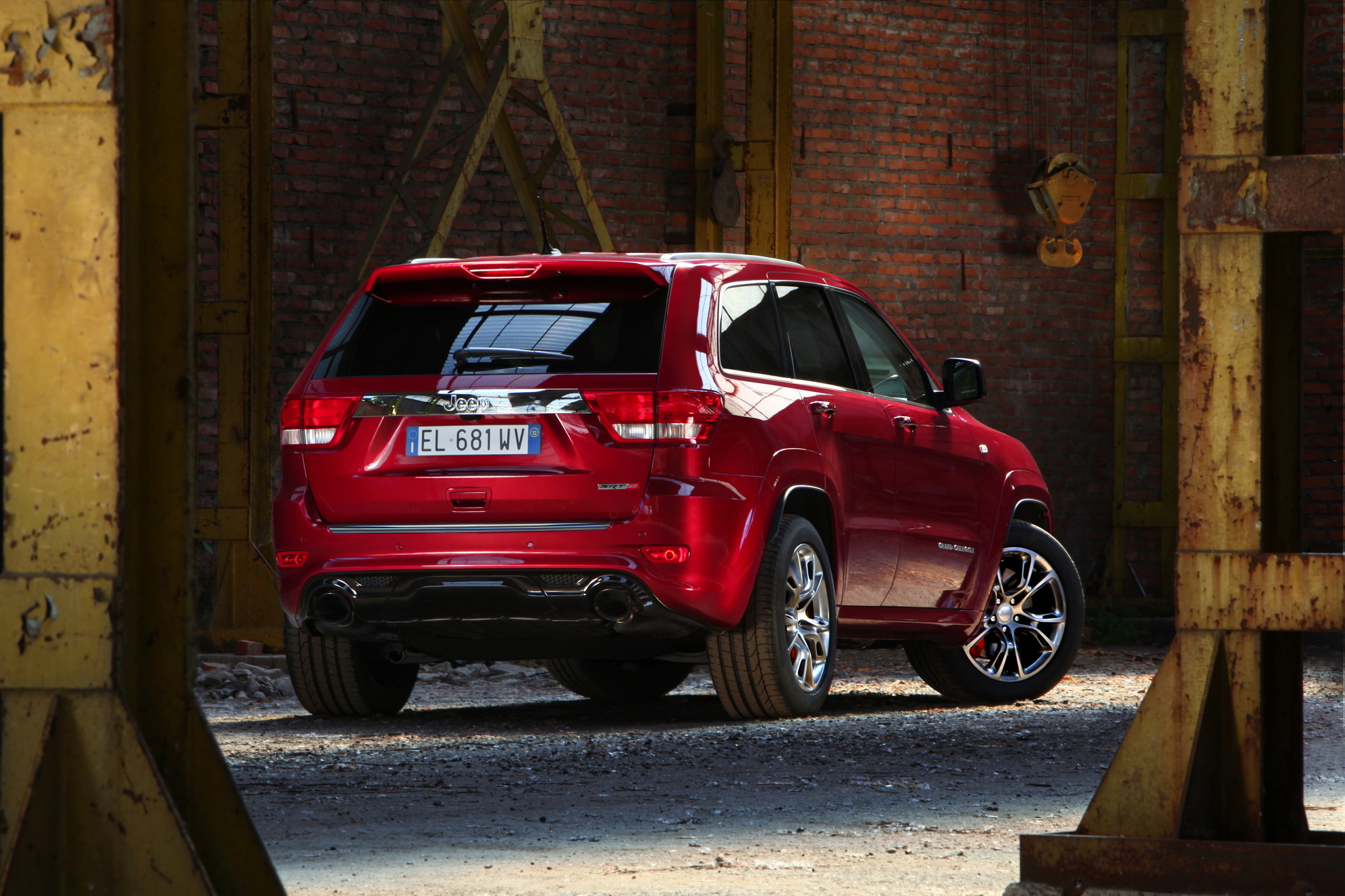 jeep-grand-cherokee-srt8-galerija