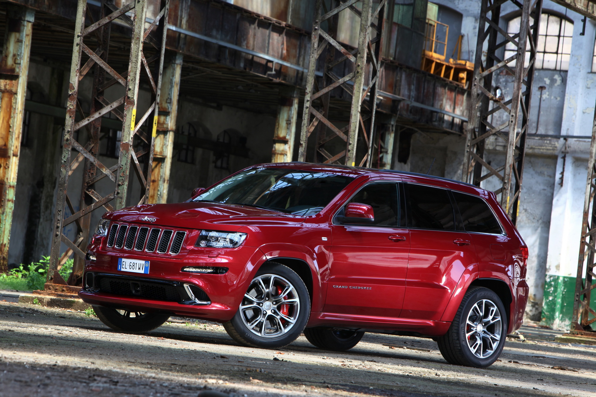 jeep-grand-cherokee-srt8-galerija