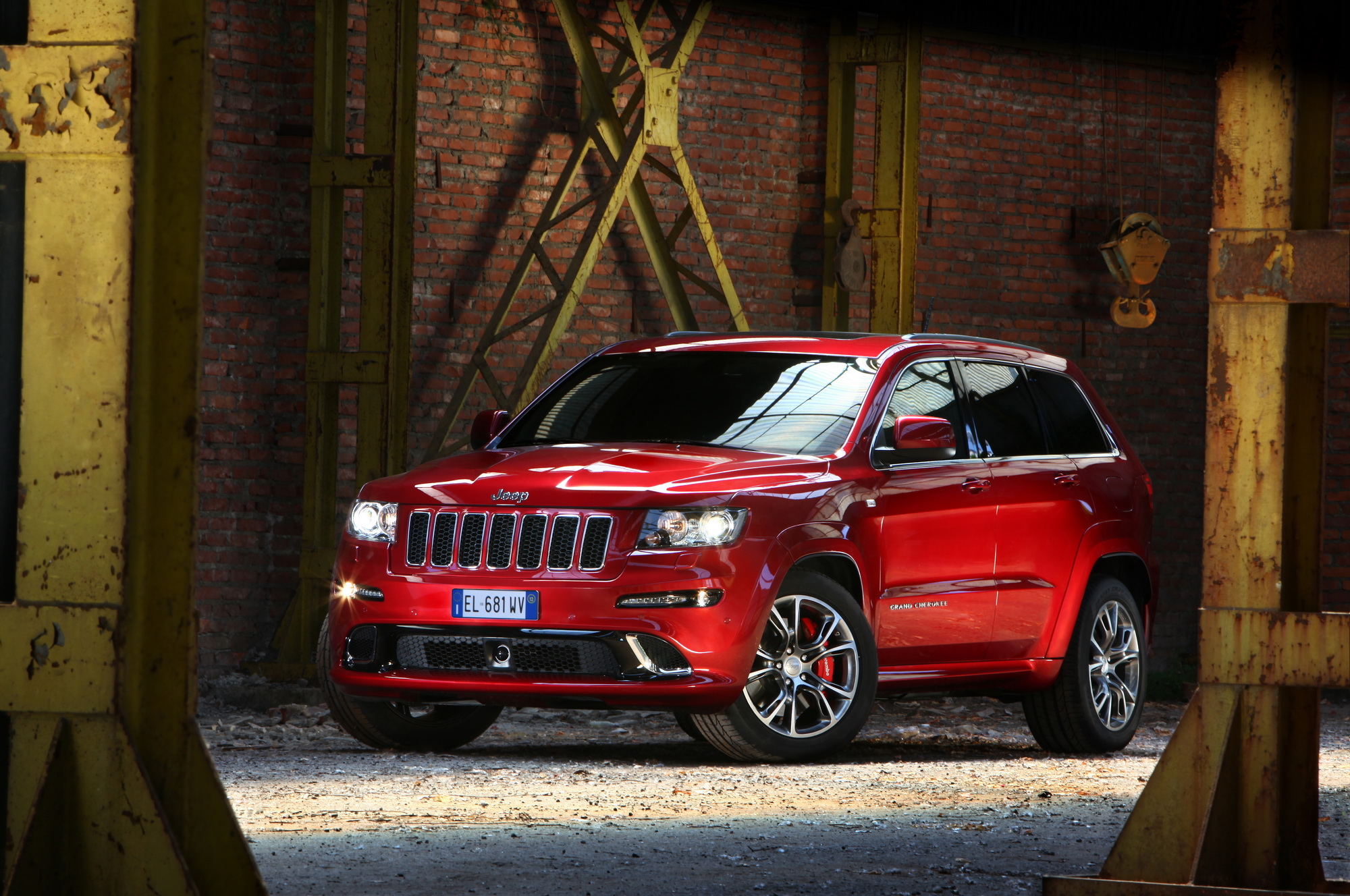 jeep-grand-cherokee-srt8-galerija