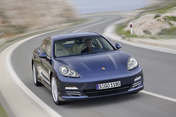 2009-porsche-panamera-4s