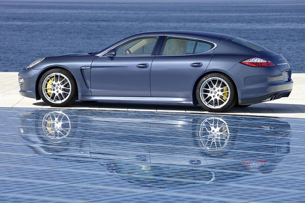 2009-porsche-panamera-4s