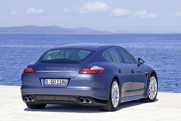 2009-porsche-panamera-4s