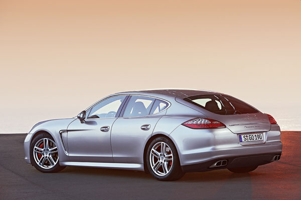 2009-porsche-panamera-turbo