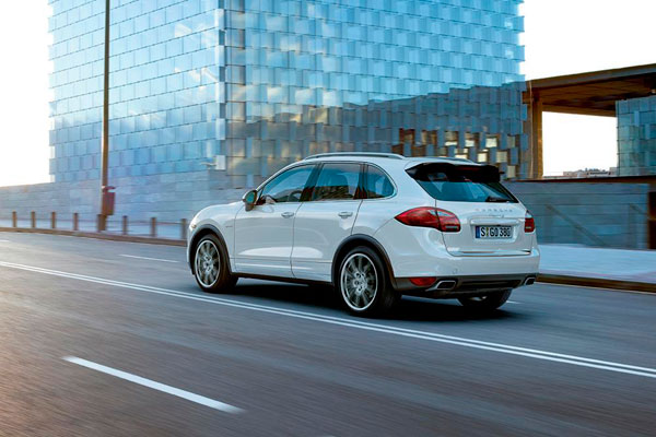 2010-porsche-cayenne-s-hybrid