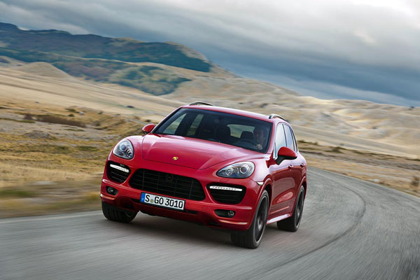 2012-porsche-cayenne-gts