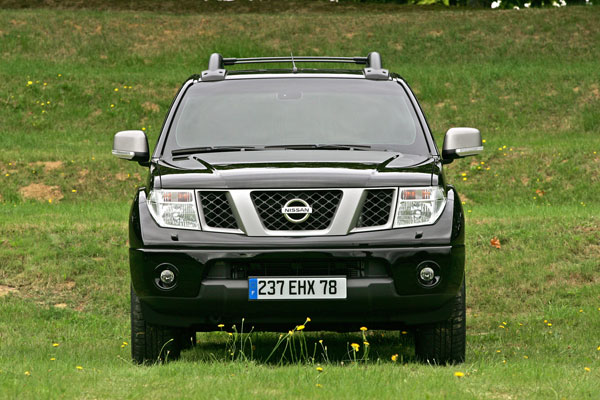 2005-nissan-navara-frontier-double-cab