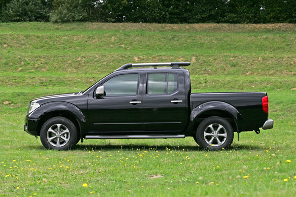 2005-nissan-navara-frontier-double-cab