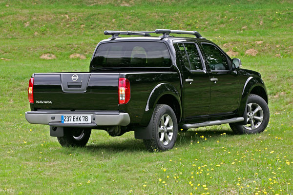 2005-nissan-navara-frontier-double-cab