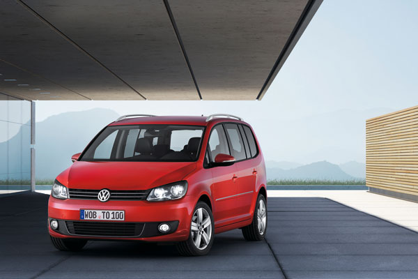 2011-volkswagen-touran