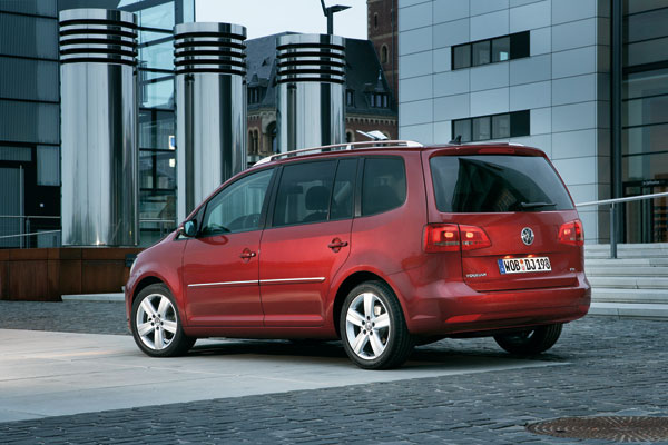 2011-volkswagen-touran