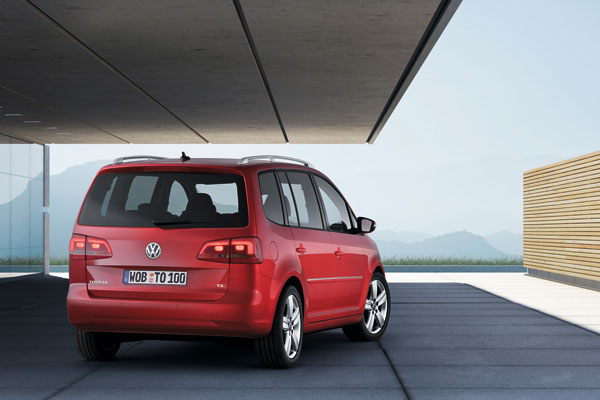 2011-volkswagen-touran