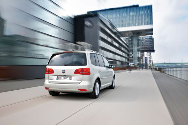 2011-volkswagen-touran