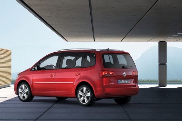 2011-volkswagen-touran