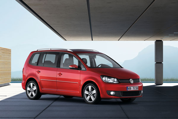 2011-volkswagen-touran