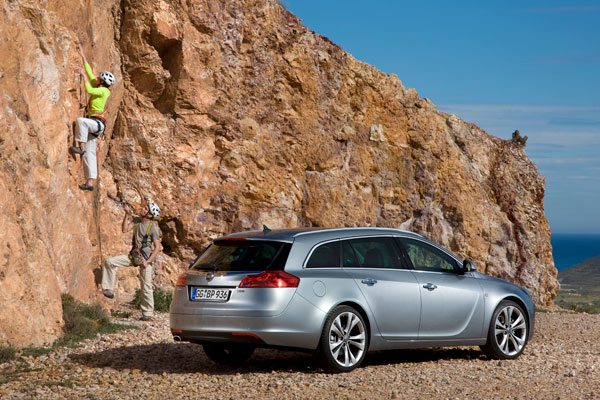 2009-opel-insignia-sports-tourer