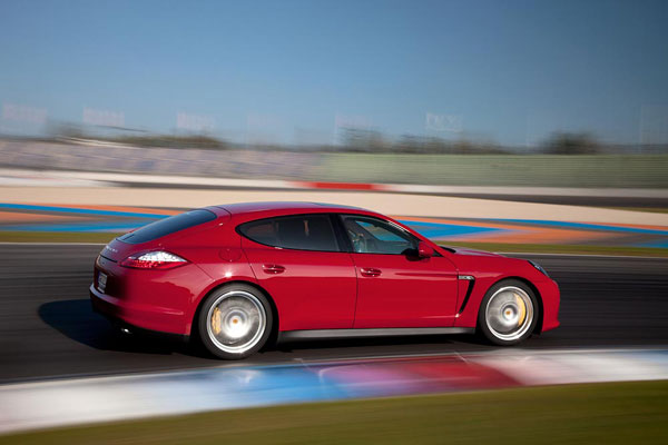 2011-porsche-panamera-gts