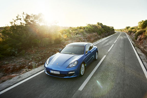 2011-porsche-panamera-s-hybrid