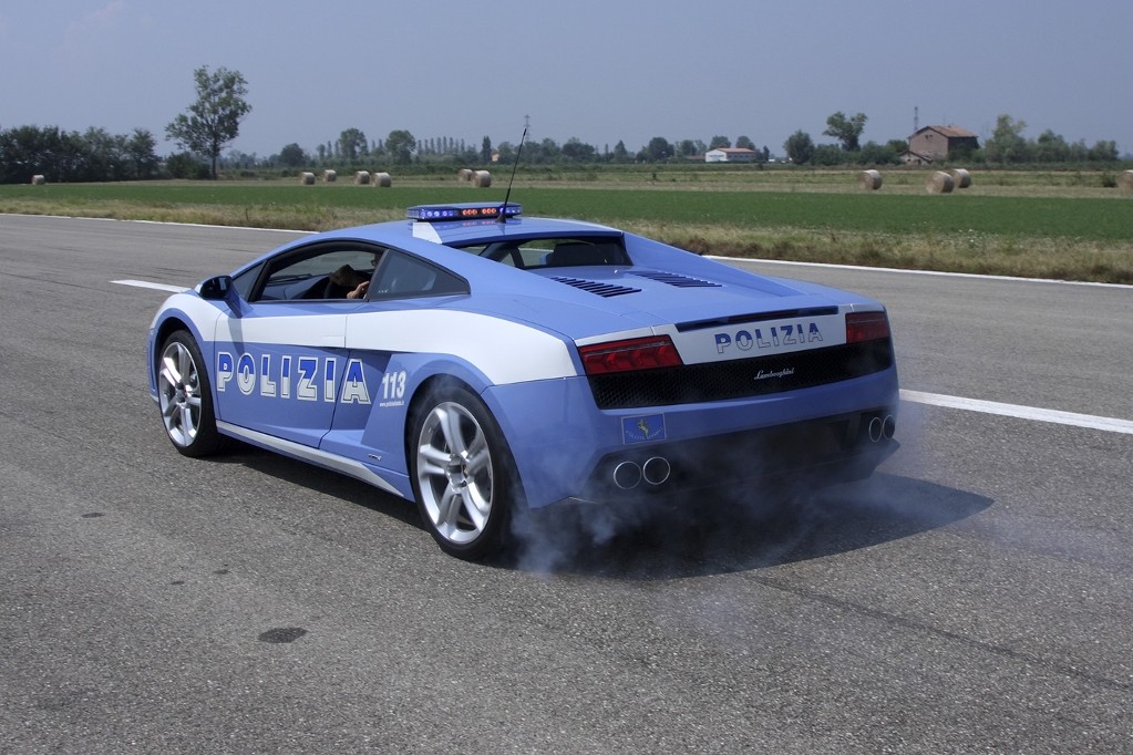 Sta-vozi-policija-u-svetu