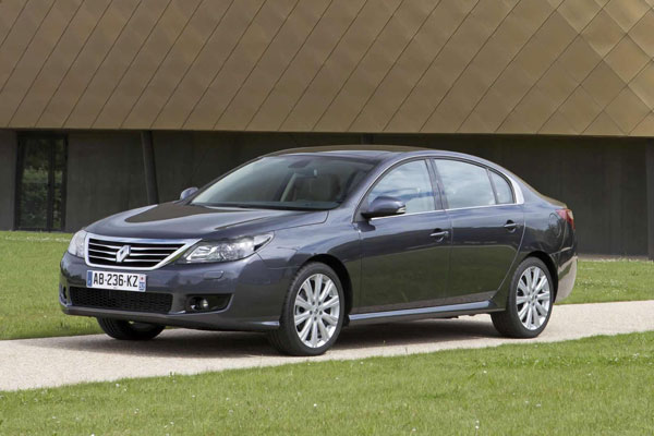 2010-renault-latitude