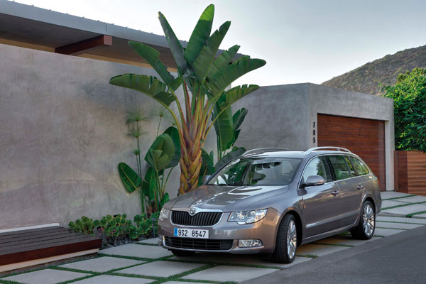 2009-skoda-superb-combi