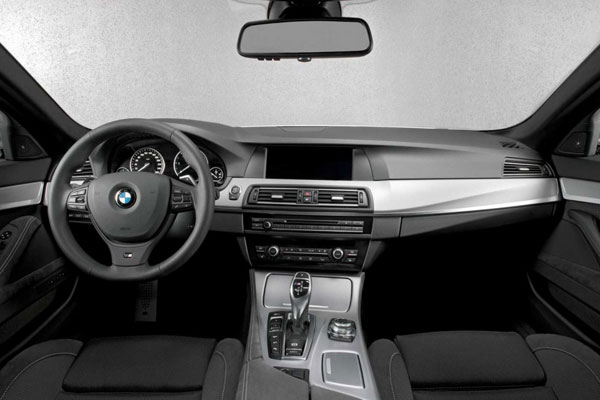 2012-bmw-m550d-touring