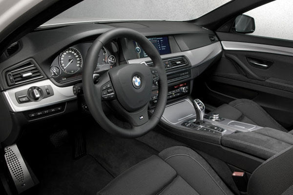 2012-bmw-m550d-touring