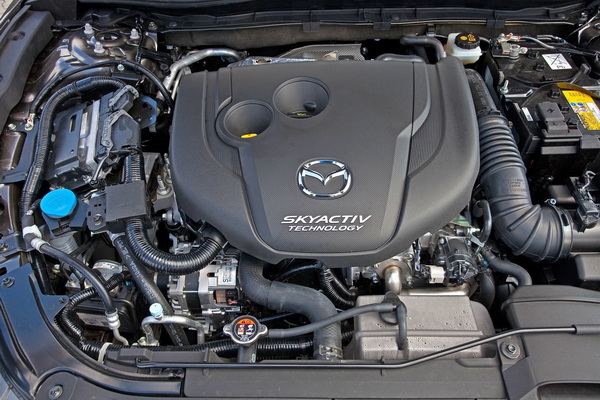 2014-mazda-3-40-fotografija