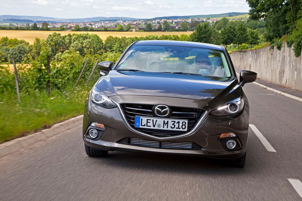 2014-mazda-3-40-fotografija