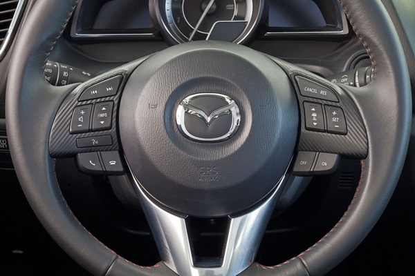 2014-mazda-3-40-fotografija