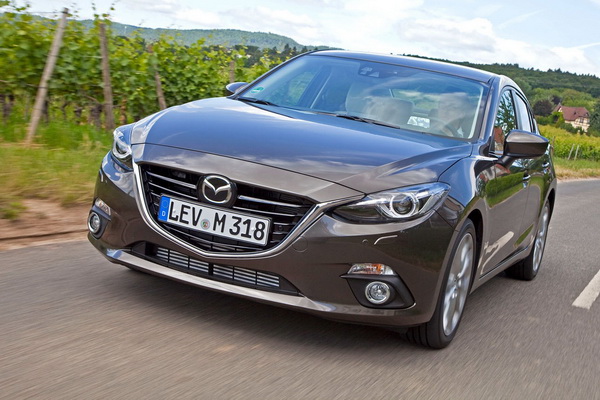 2014-mazda-3-40-fotografija