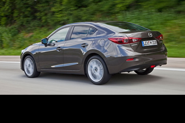 2014-mazda-3-40-fotografija