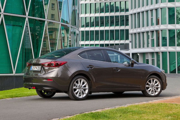 2014-mazda-3-40-fotografija