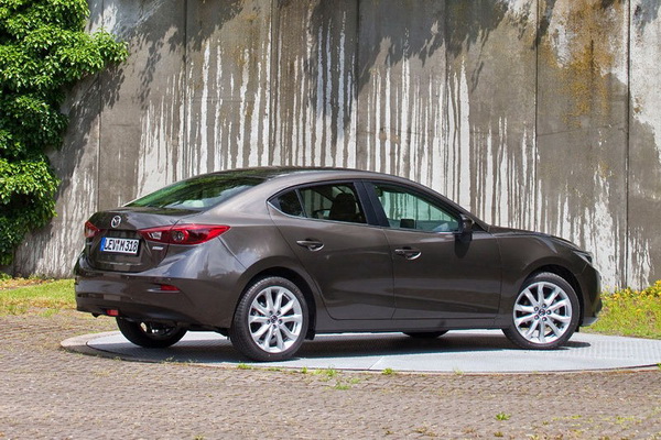 2014-mazda-3-40-fotografija