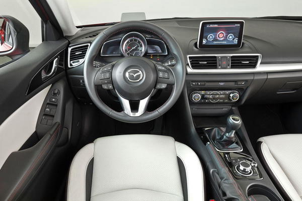 2014-mazda-3-40-fotografija