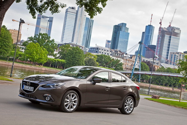 2014-mazda-3-40-fotografija