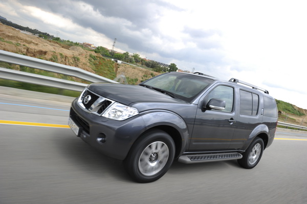 2013-nissan-pathfinder