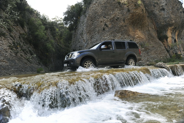 2013-nissan-pathfinder