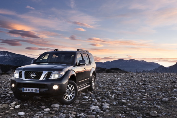 2013-nissan-pathfinder