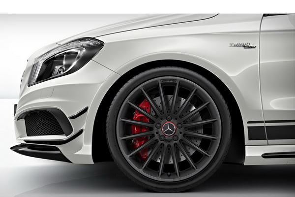 2013-mercedes-benz-a-klasa-amg