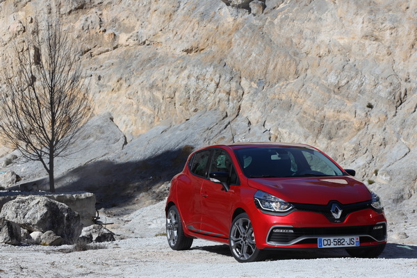 2013-renault-clio-rs