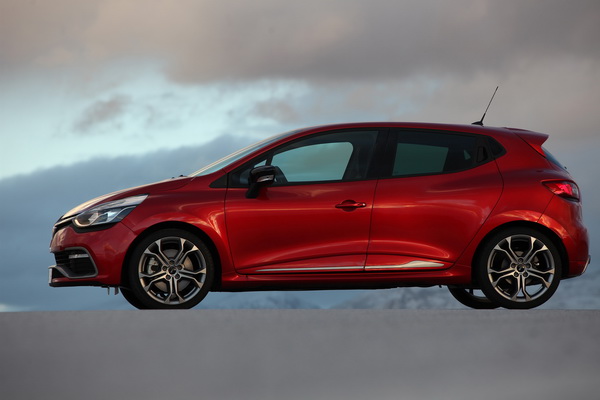 2013-renault-clio-rs