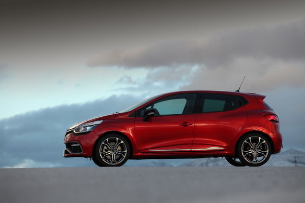 2013-renault-clio-rs