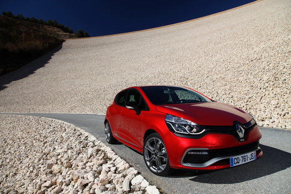 2013-renault-clio-rs