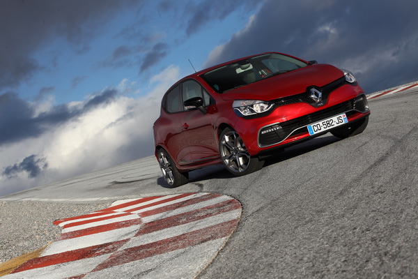 2013-renault-clio-rs